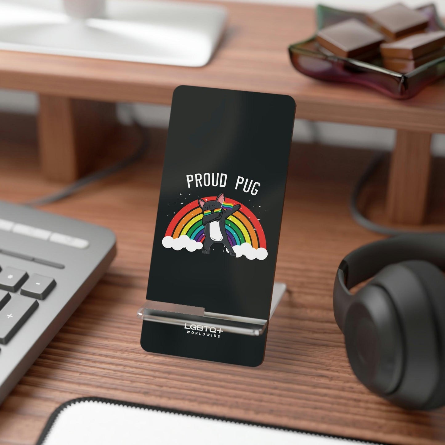 LGBTQWorldwide - ,,PROUD PUG" Handyhalter für Smartphones Accessories, all, Desk, Phone accessory, stand, tech, Tech Accessories lgbtq Bekleidung Accessoires unisex Zubehör